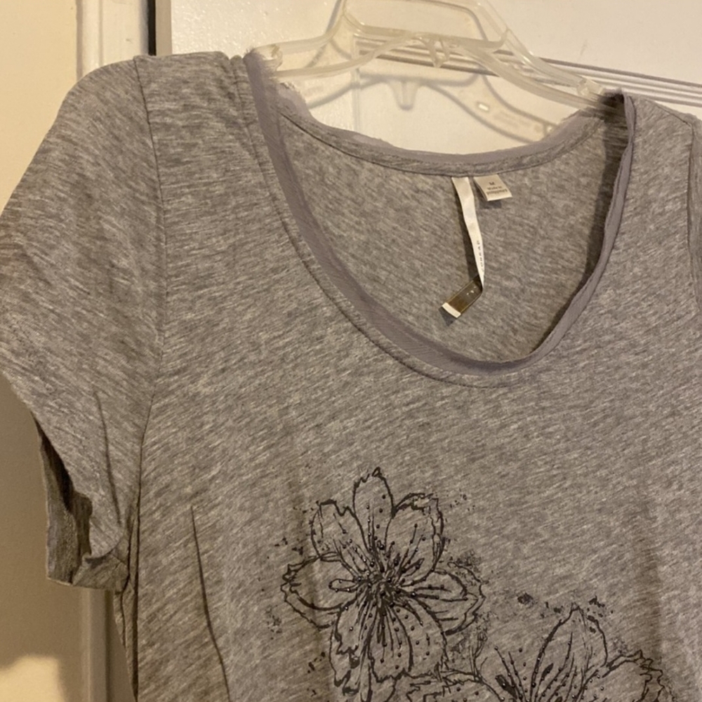 Floral Gray Women's Top - Picture 7 of 10